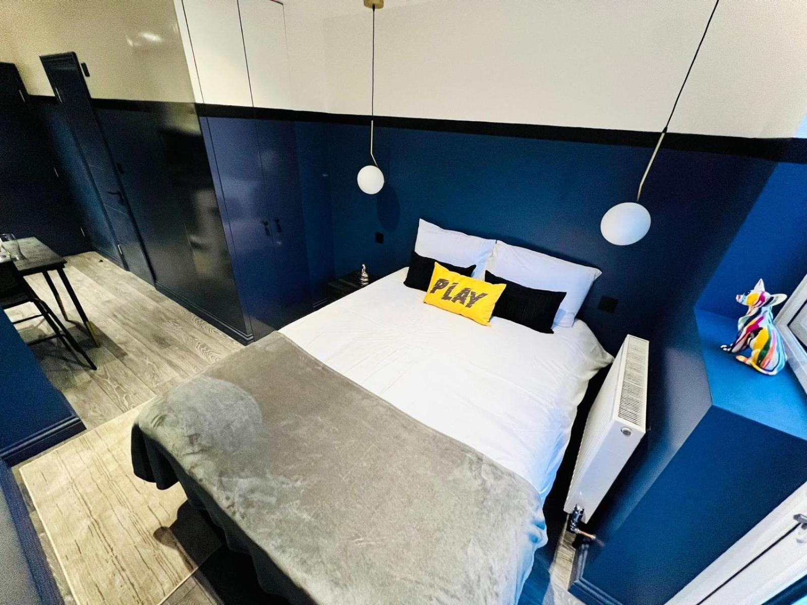 61 Studio, Ideal For Tourists High Recommend!!! Guest house London
