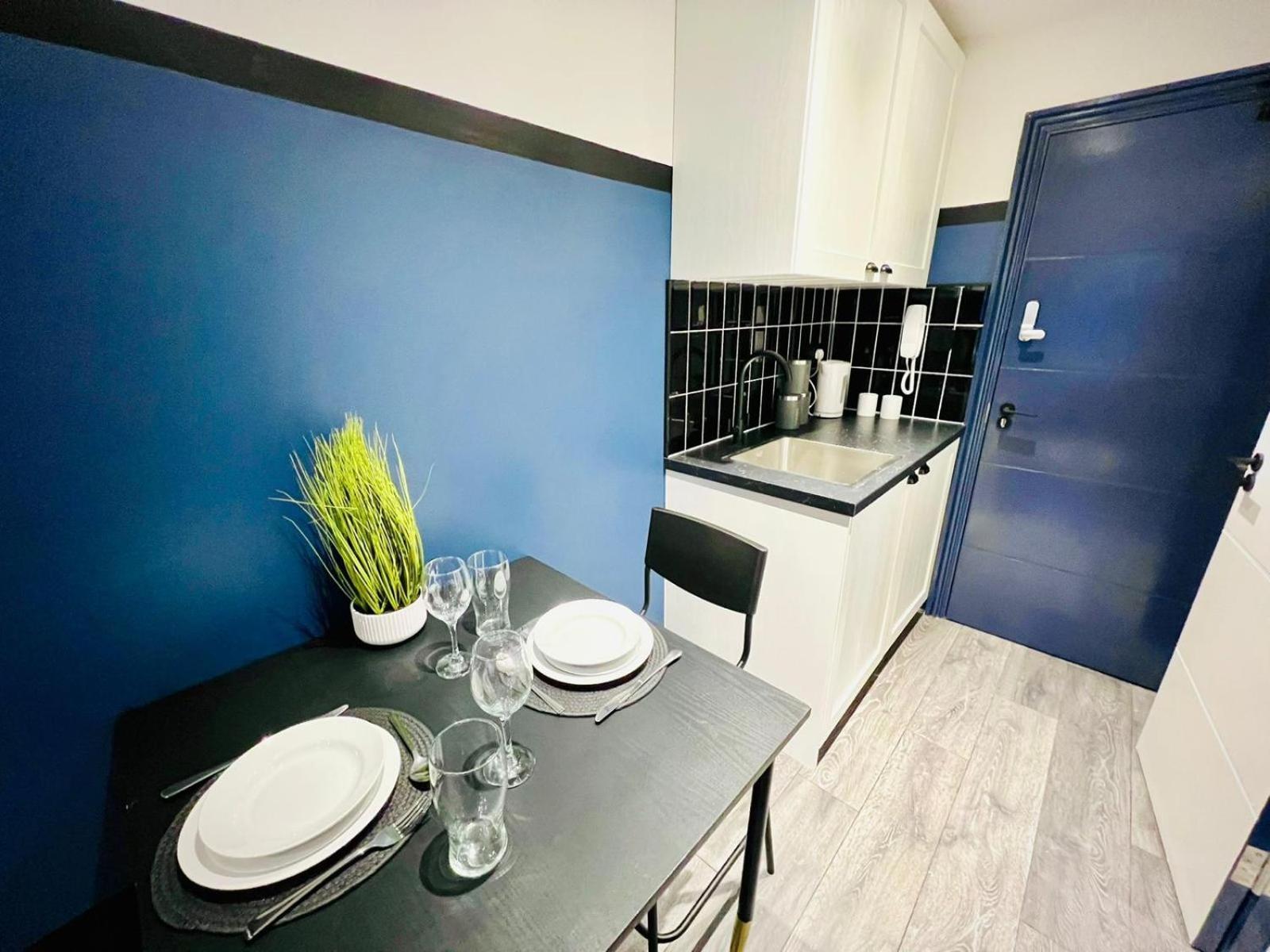 61 Studio, Ideal For Tourists High Recommend!!! * London