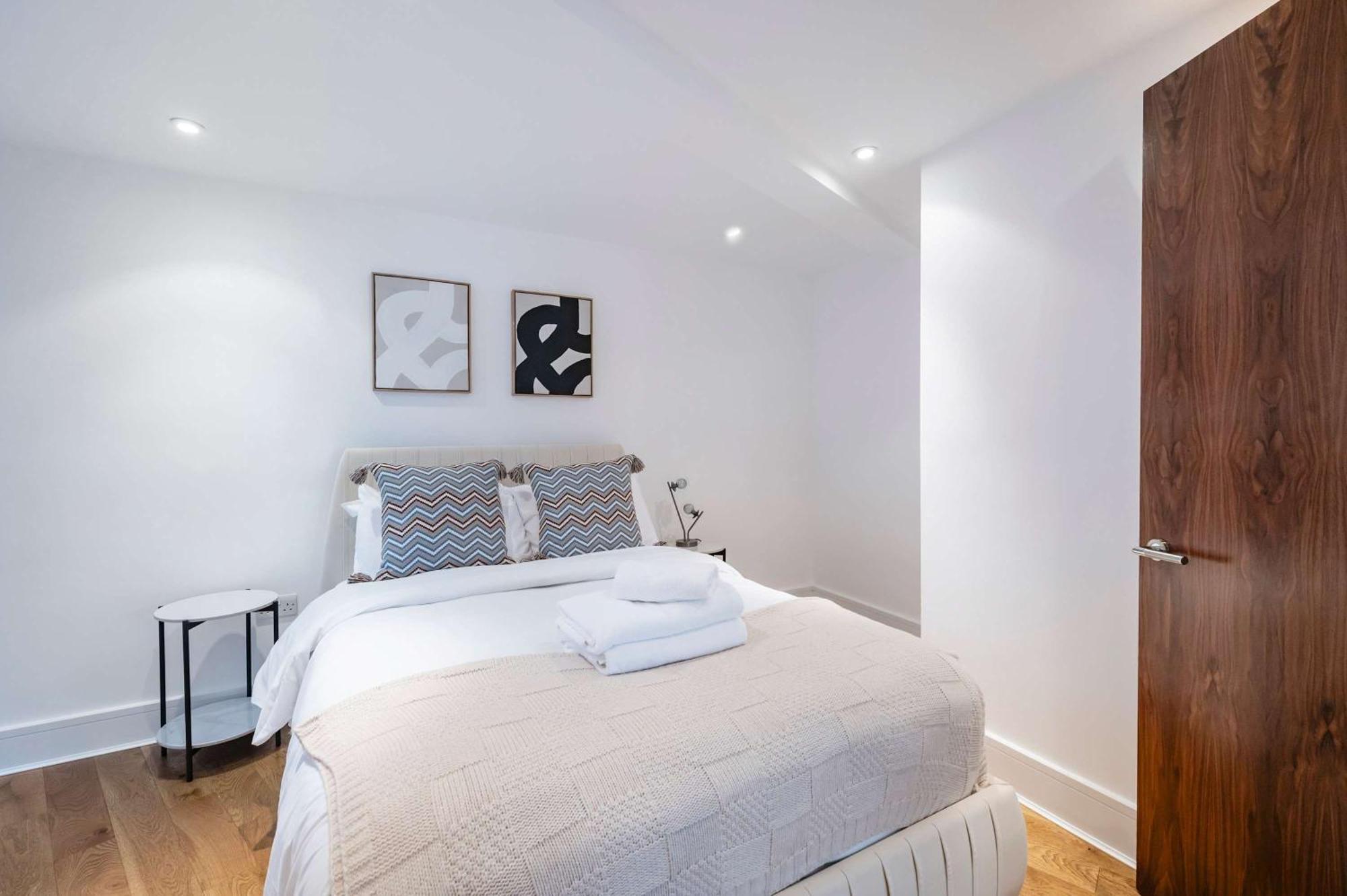 The Urban Minimalist- Notting Hill 2 Bed Apartment London