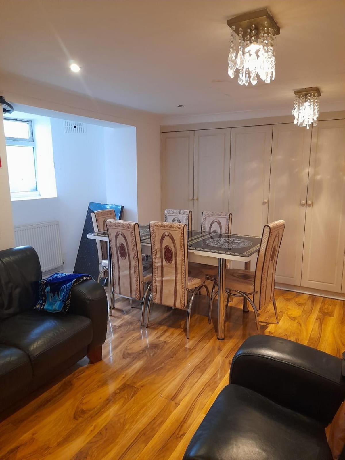 Rayan's Stratford Homestay *