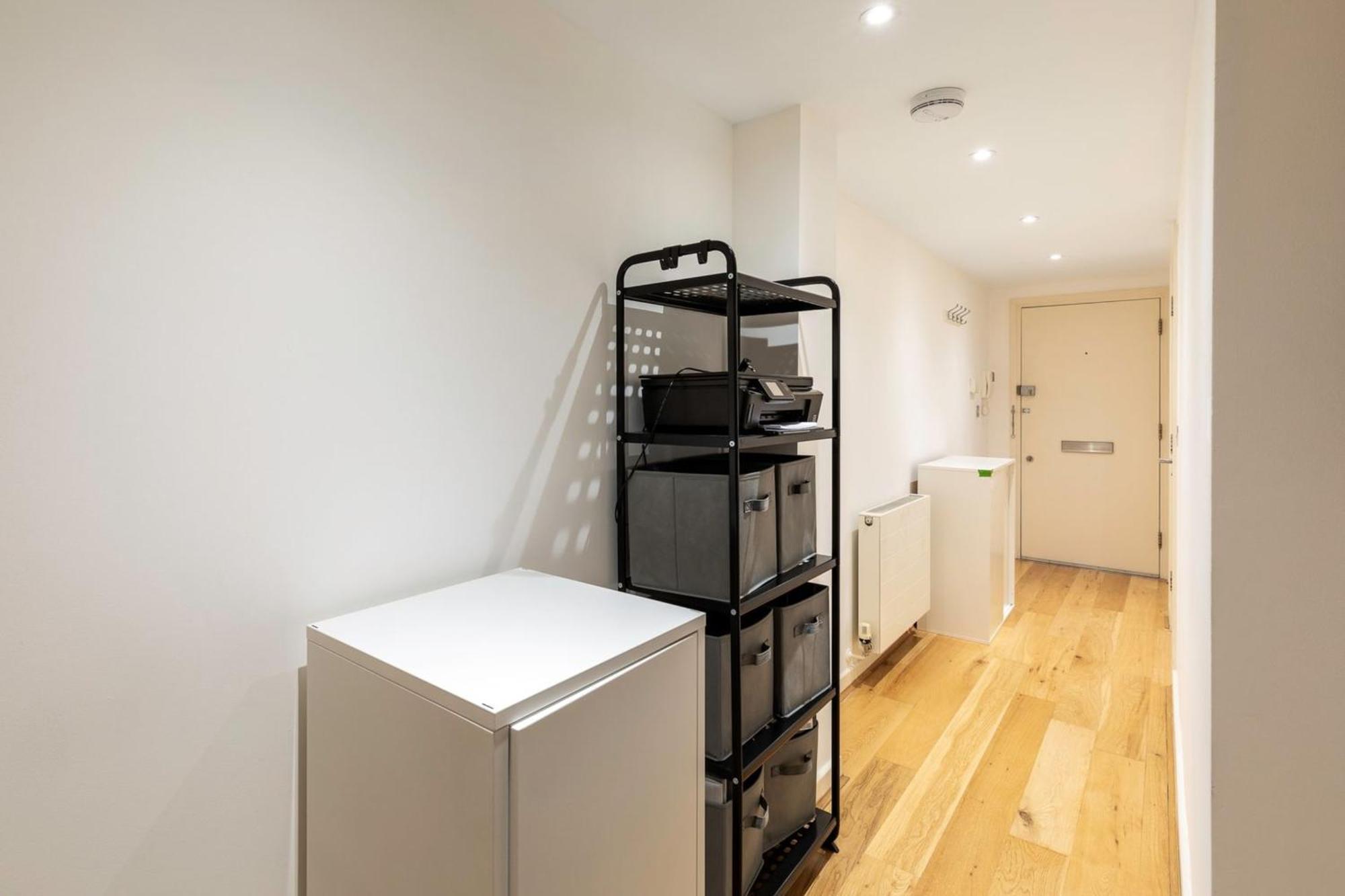 2-bed 2-bath In Old Street Apartment London