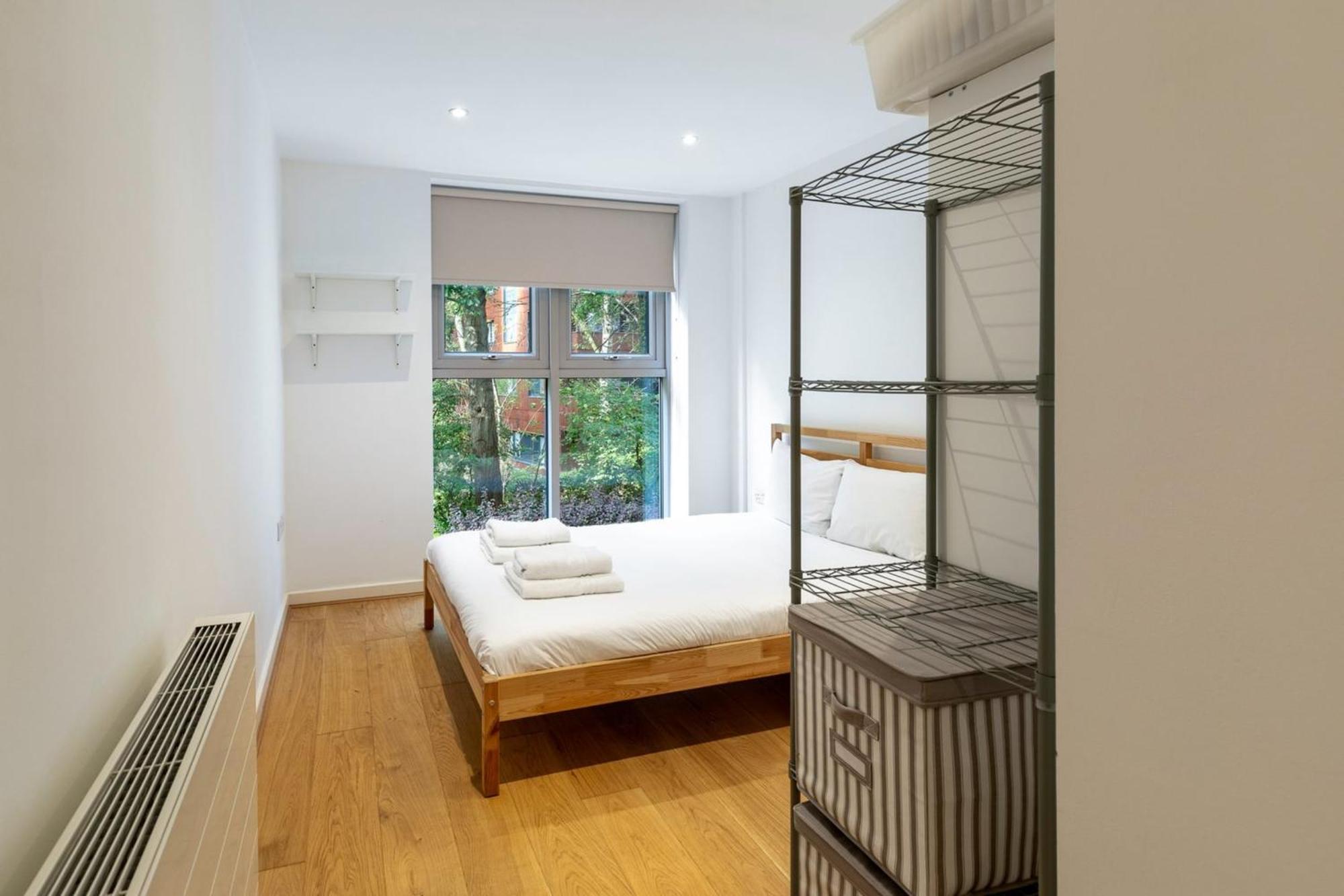 2-bed 2-bath In Old Street London