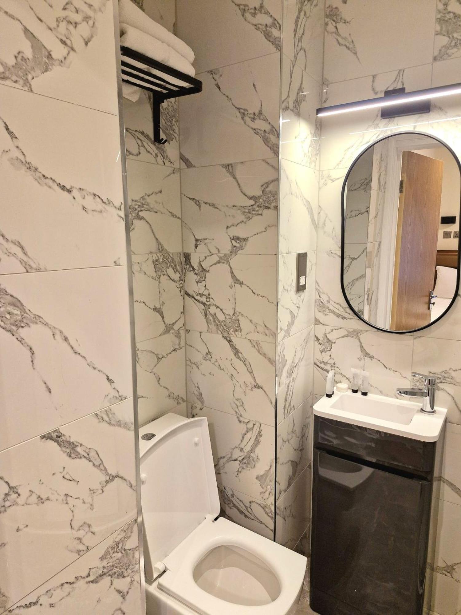 Olympia 3* London