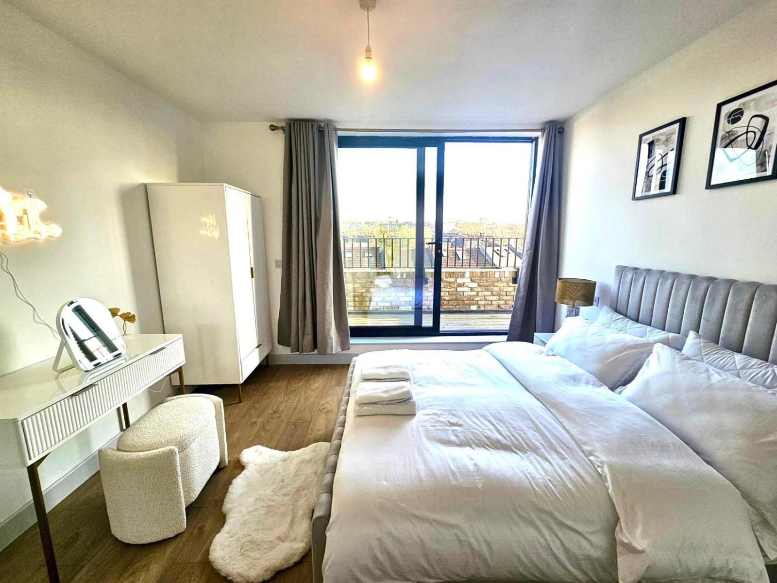 Hobson Woods Apartment London