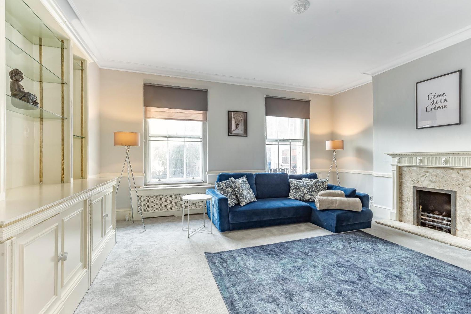 Charming 2 Bedroom In The Heart Of Chelsea Apartment