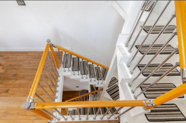 1 Bedroom Town House In *