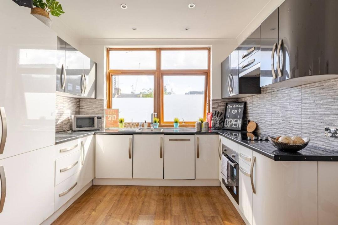1 Bedroom Town House In Holiday home