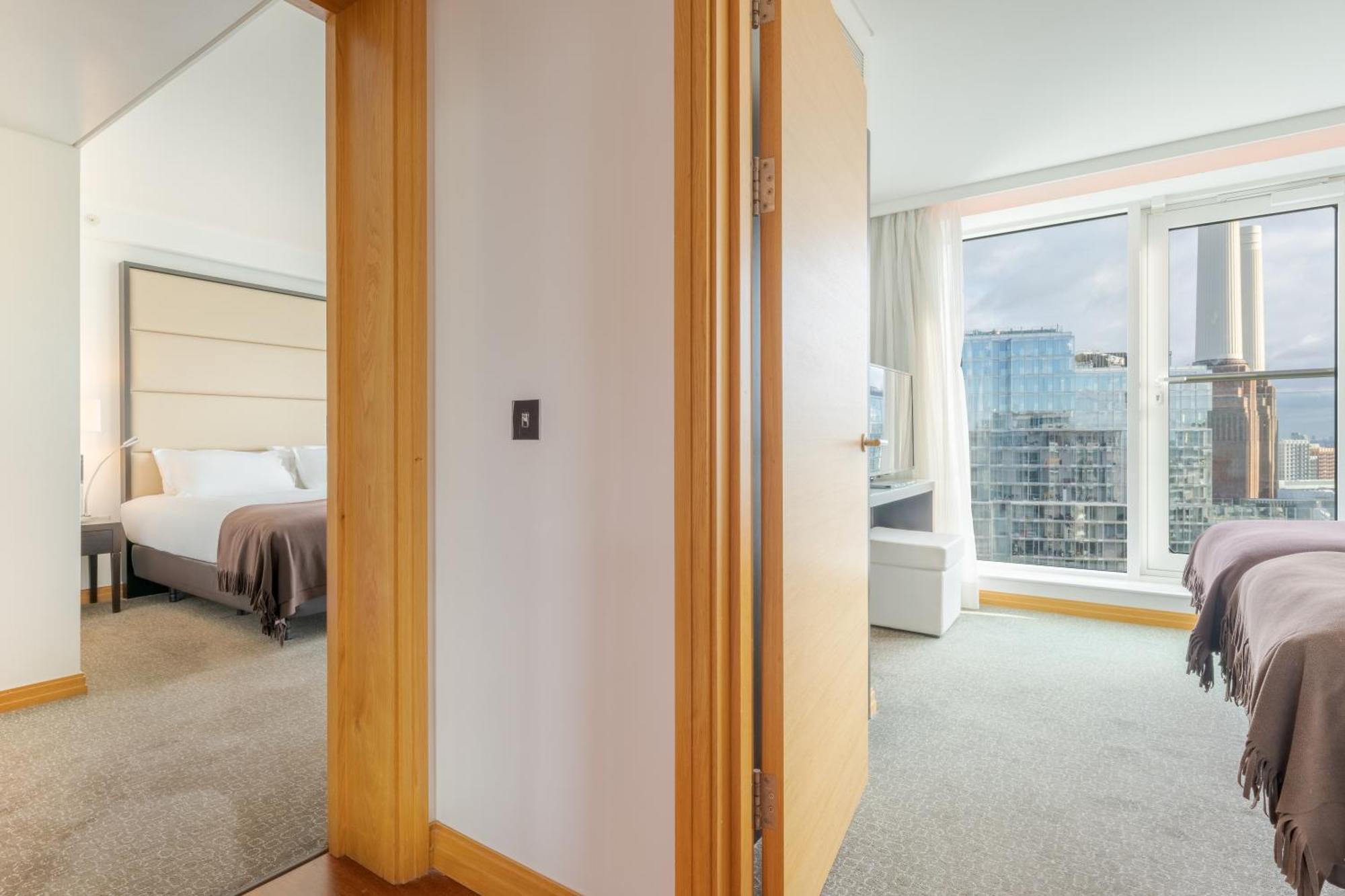 Hotel Pestana Chelsea Bridge & 4*