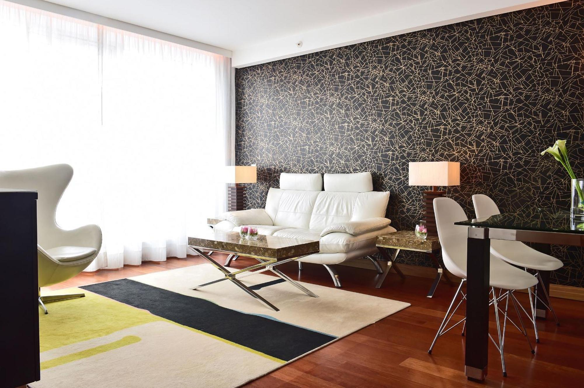 Pestana Chelsea Bridge &