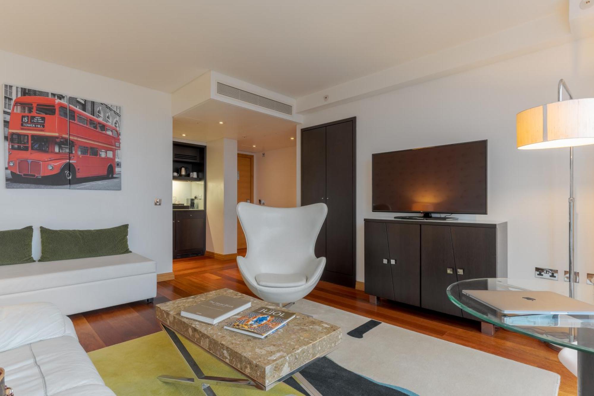 Pestana Chelsea Bridge & 4*