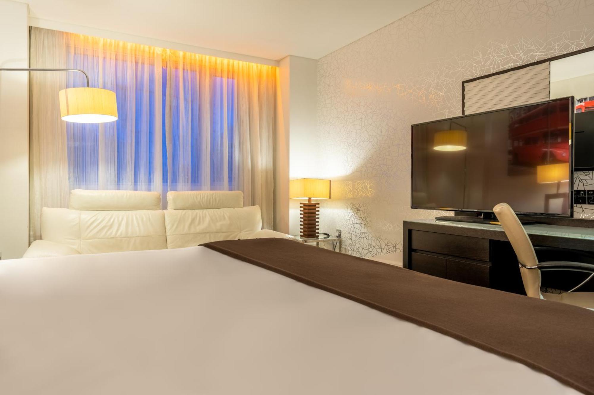 Pestana Chelsea Bridge &