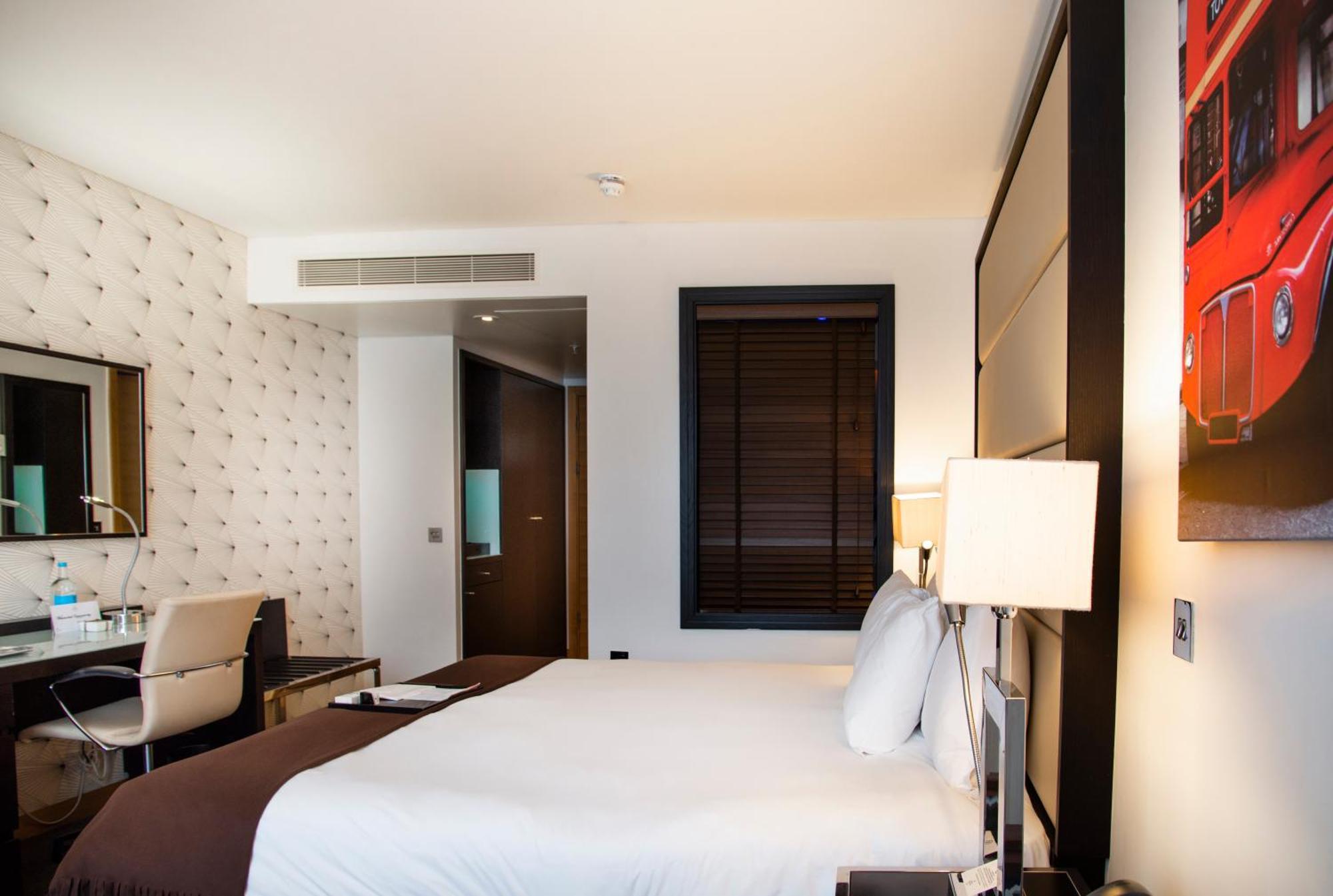Pestana Chelsea Bridge & 4*