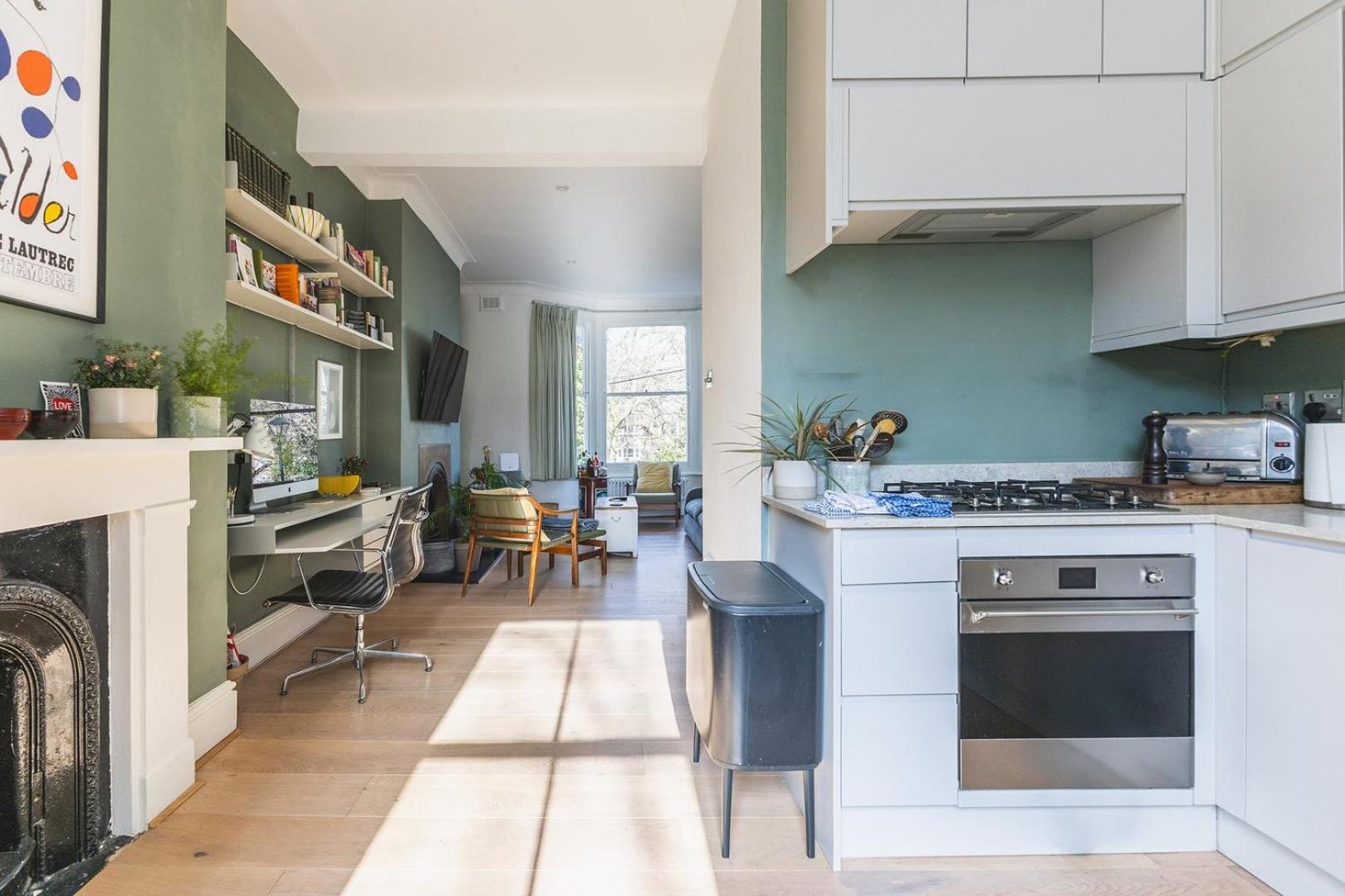 Leafy & Stylish Brixton Retreat London