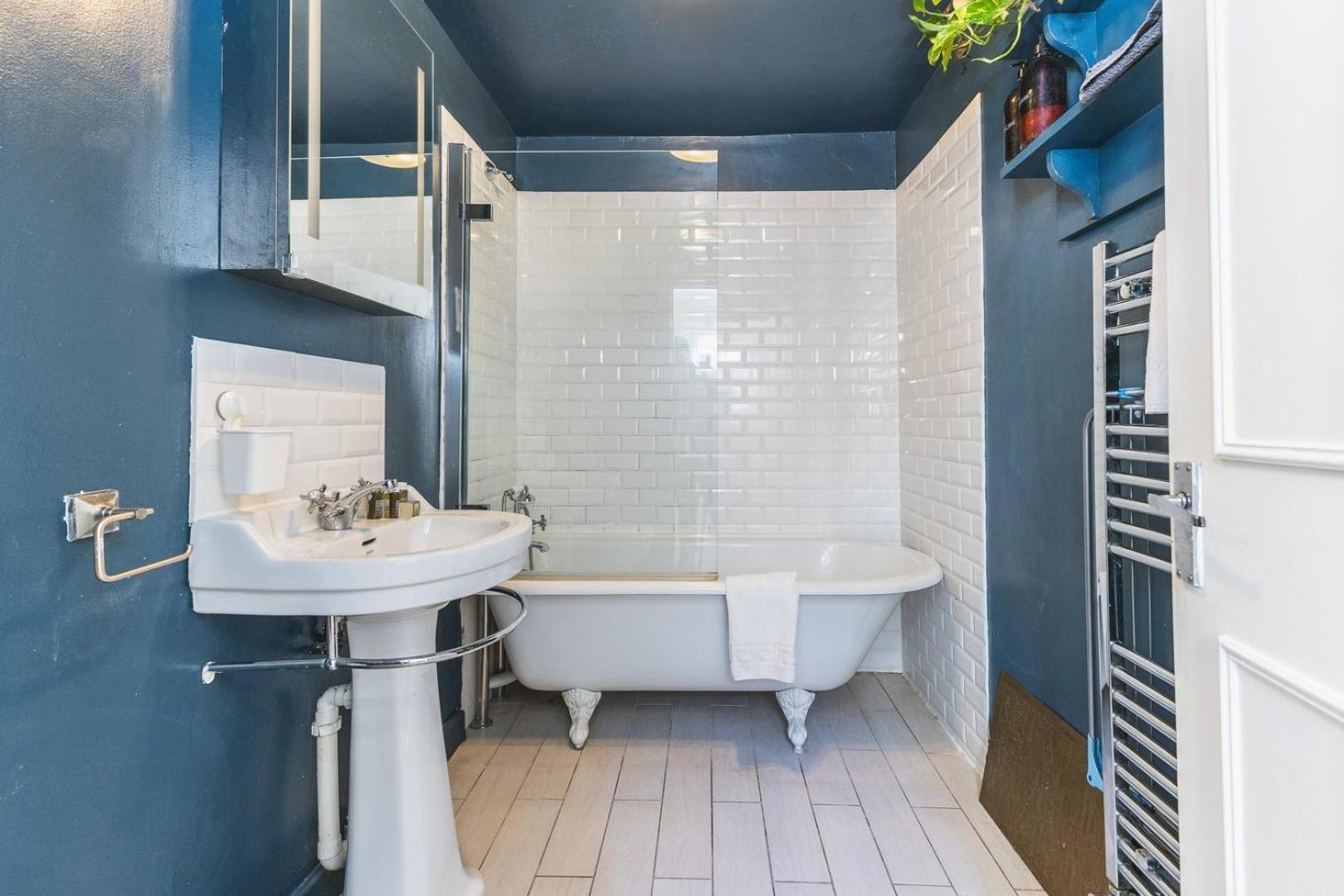 Leafy & Stylish Brixton Retreat
