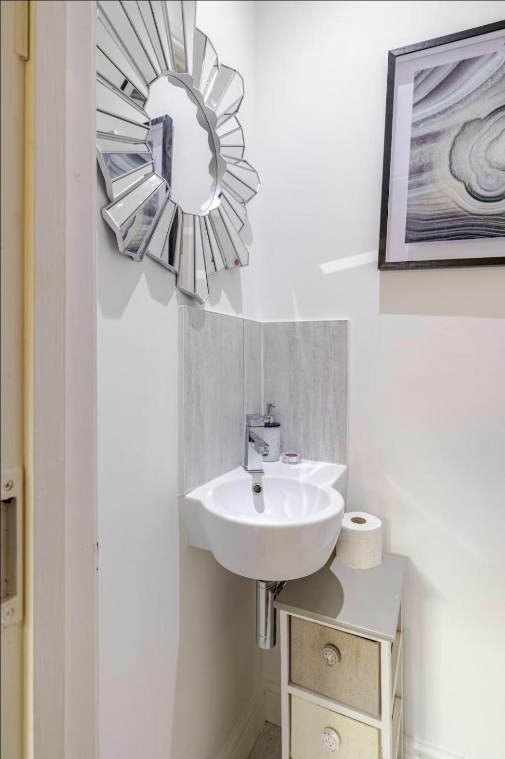 1 Bedroom Town House In * London