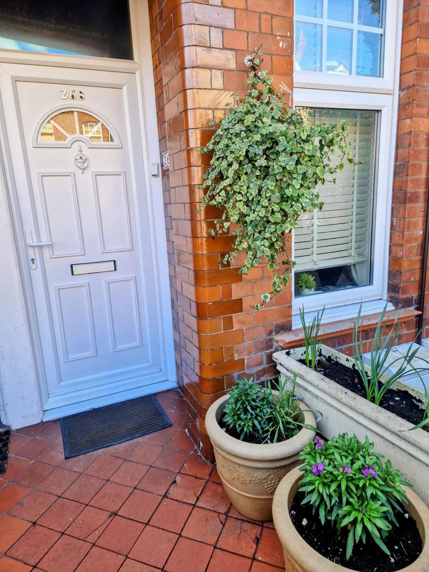The Cozy Lambeth Guest house London