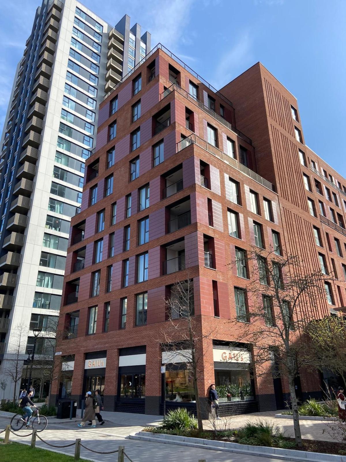 Premium Flat In Zone 1 Apartment
