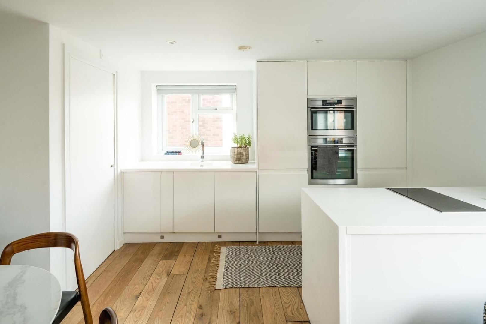 Stylish 1b Flat Near Tower Bridge Apartment