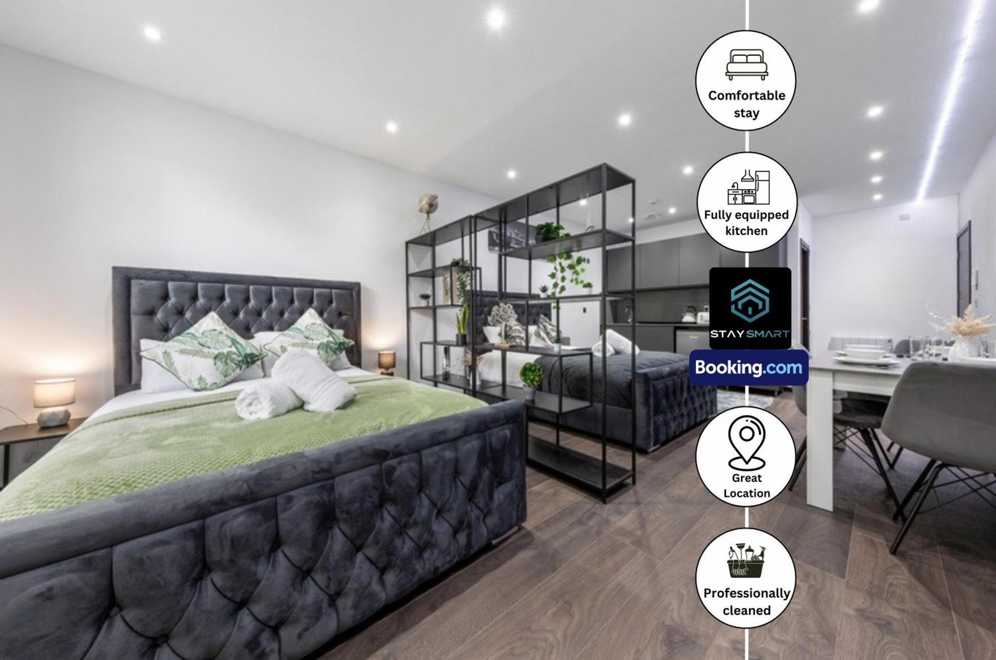Stylish By Smart Short Lets & Serviced Woodstock With Free Wifi Apartment *