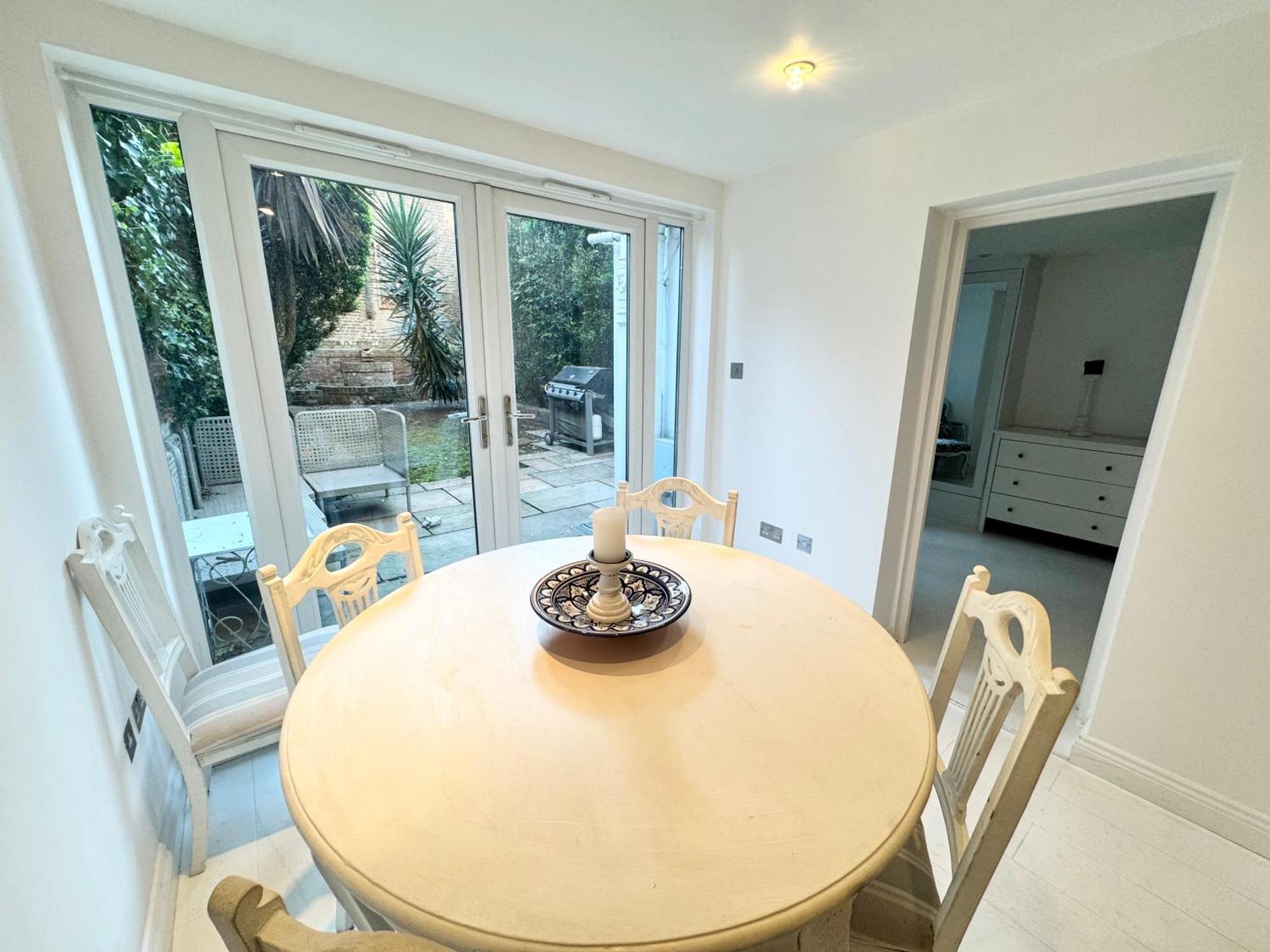 2 Min Walk To Portobello Road London