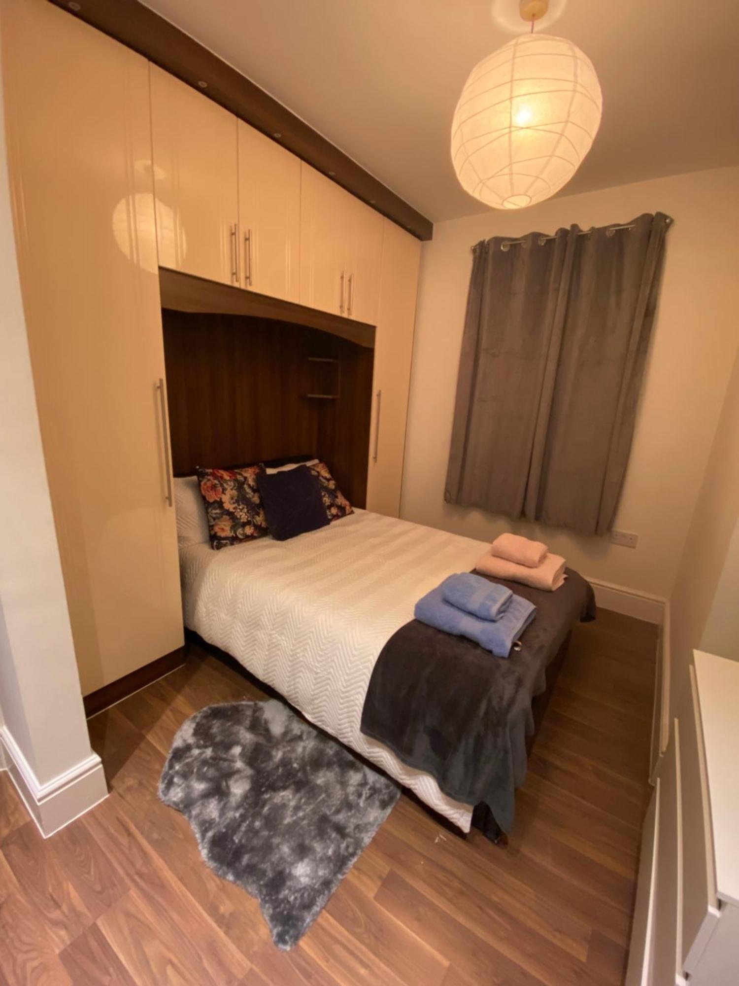 London Westfield Bedroom Guest house London