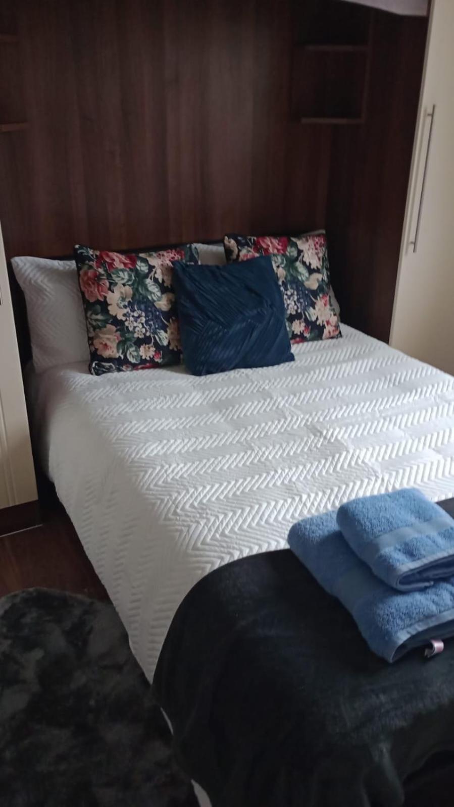 London Westfield Bedroom Guest house