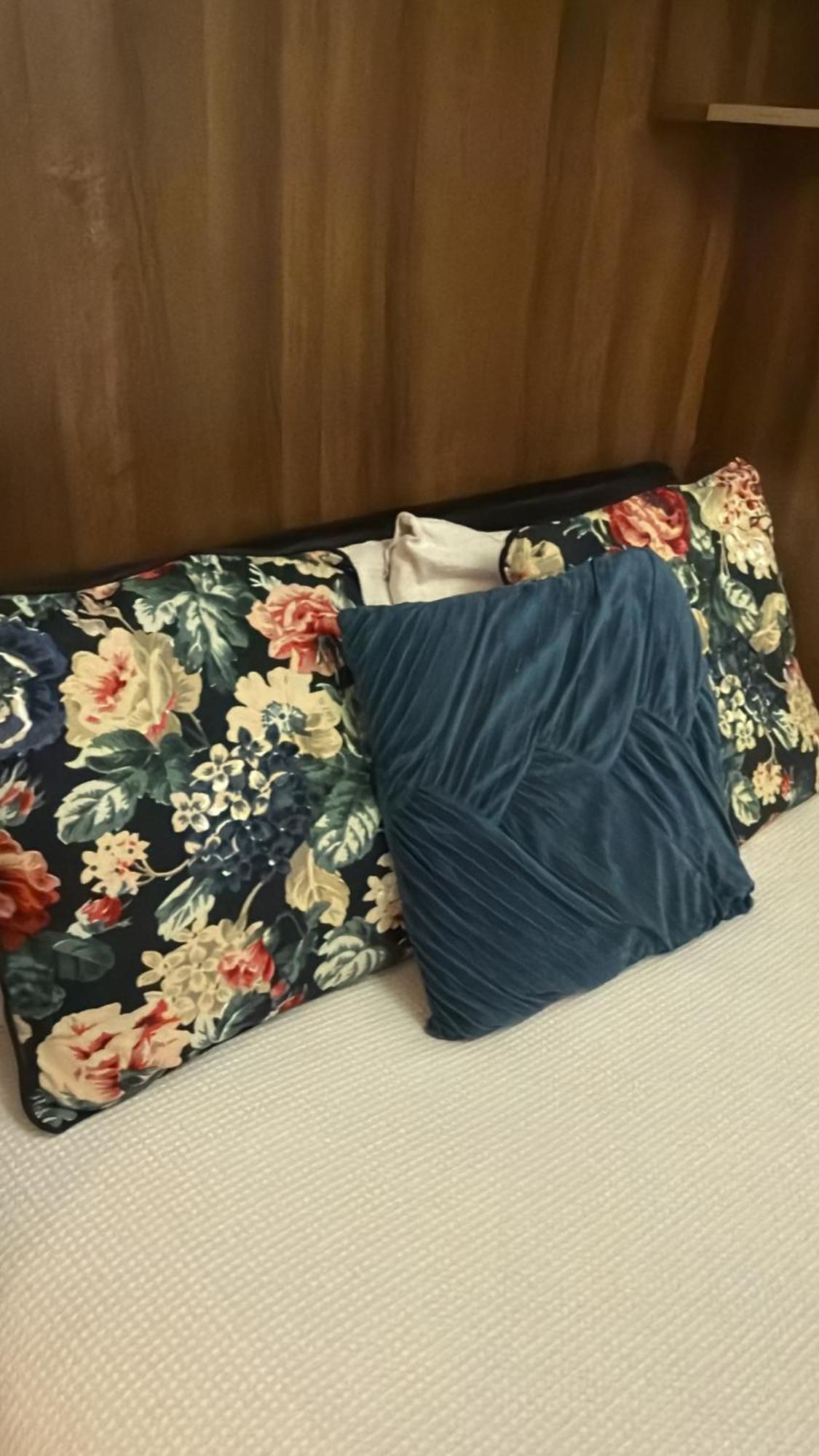 Guest house London Westfield Bedroom London