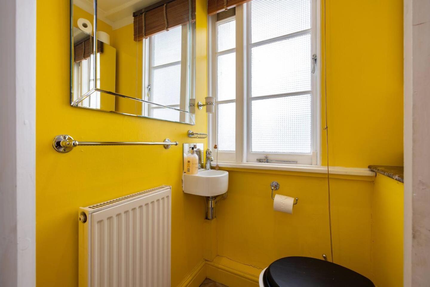 Large With Mezzanine Bed Apartment London