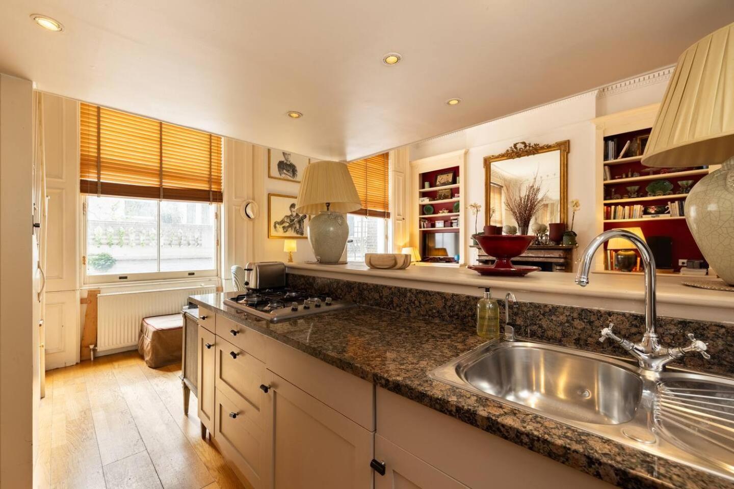 Large With Mezzanine Bed Apartment *