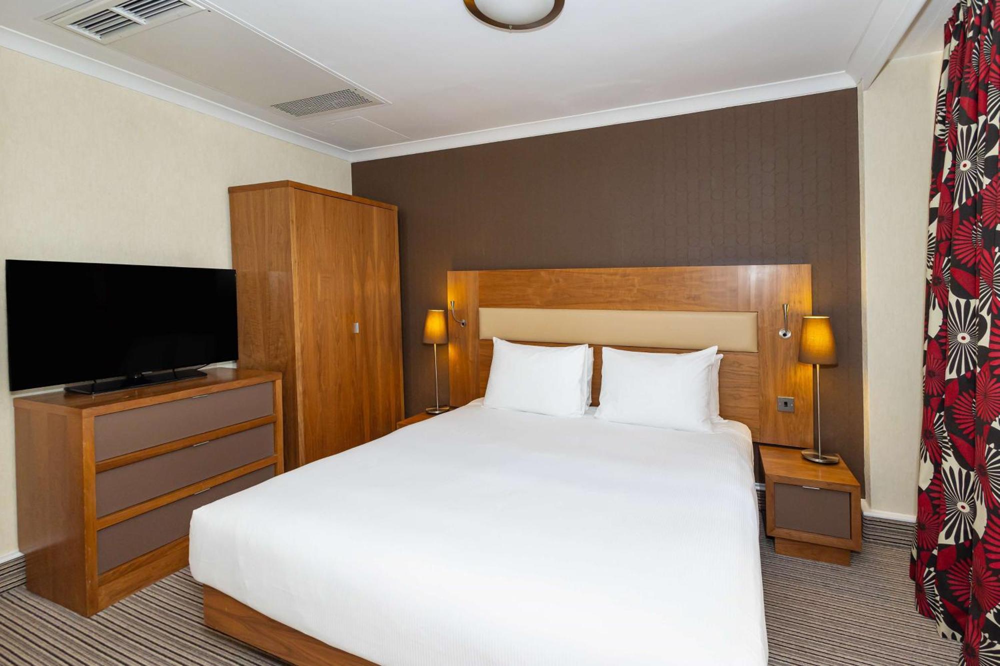 Hilton Olympia 4*