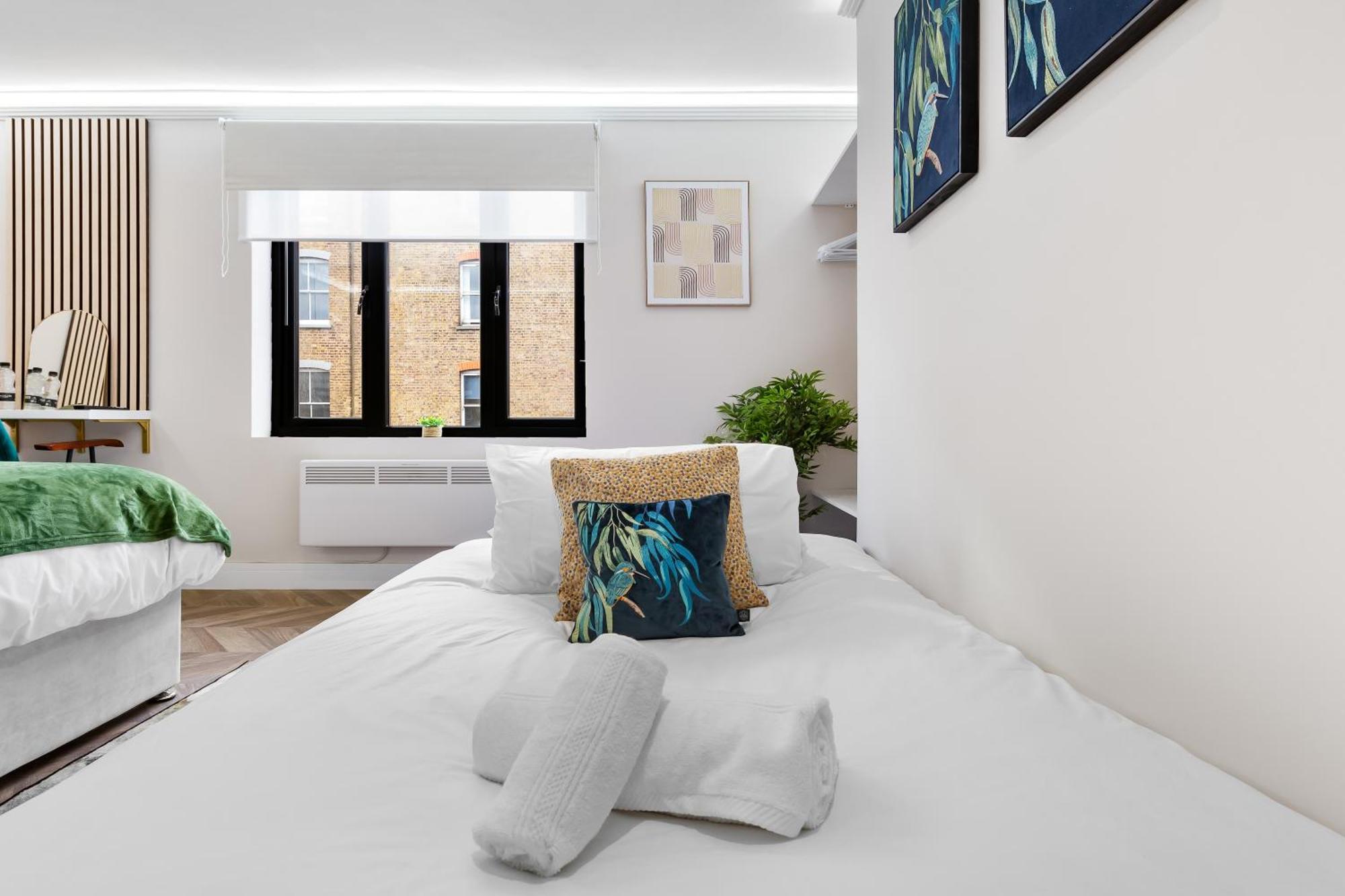 King's Cross Retreat - *