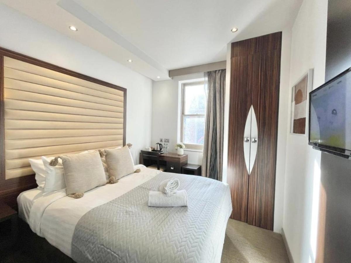 Ensuite Boutique 103 Apartment London