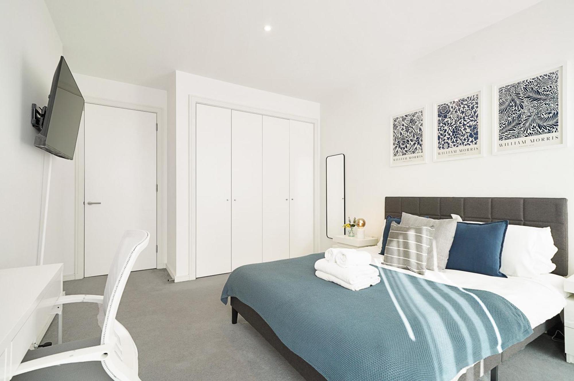 Stunning Flat With Large Balcony Overlooking River By Cto Serviced Apartamento Londres