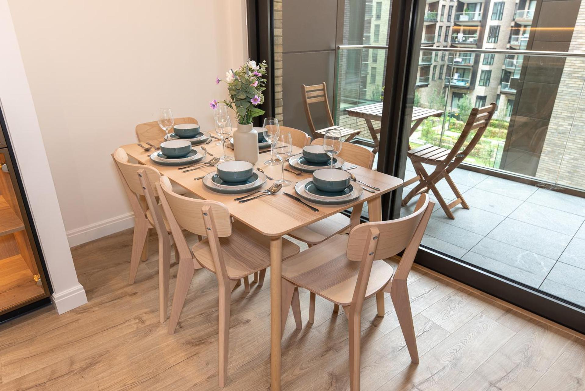 Apartment Premium 2-bedroom Flat With Lift & Private Balcony In Farringdon, London