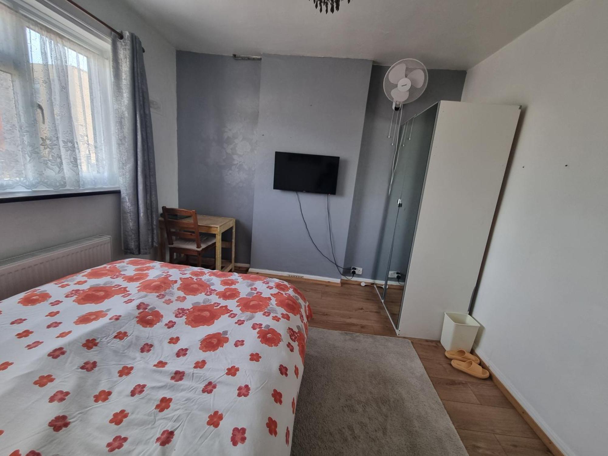 Homestay Private In London, *