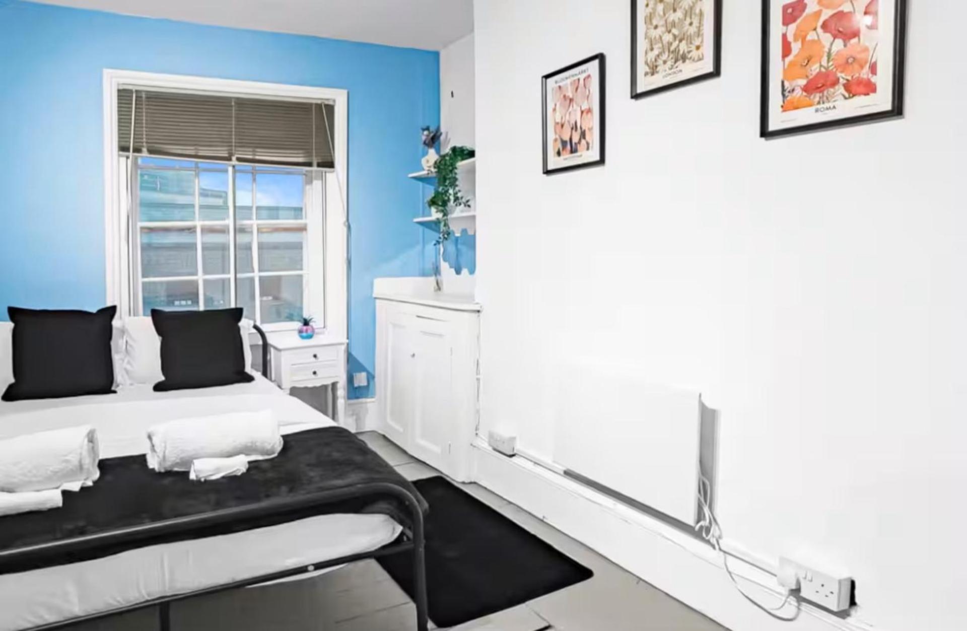 Camden - 3 Bedrooms - Sleeps 6 - Near Underground Apartment London