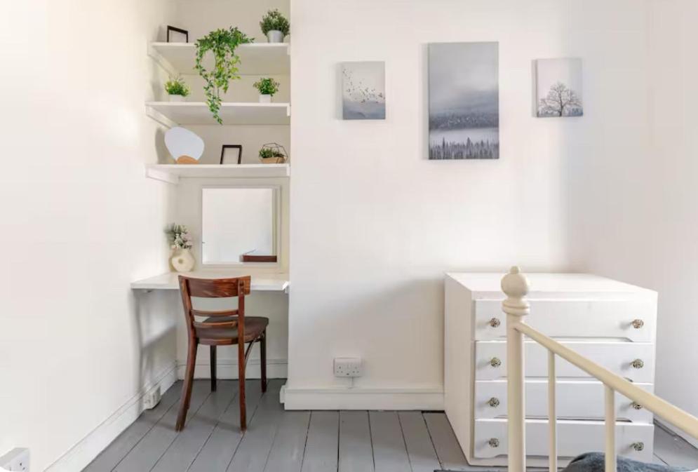 3br - Minutes From Tube Station Apartment *