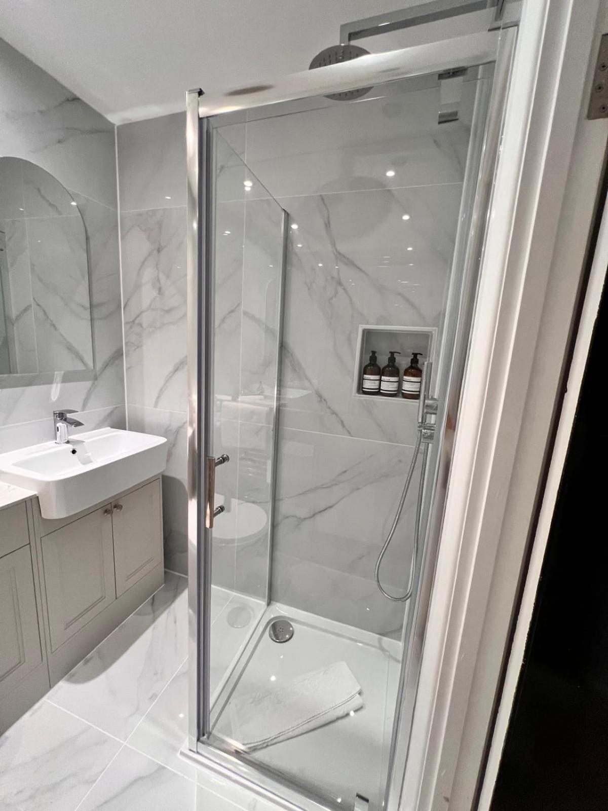 Elegant 1 Bedroom Flat Near Harrods Apartment *