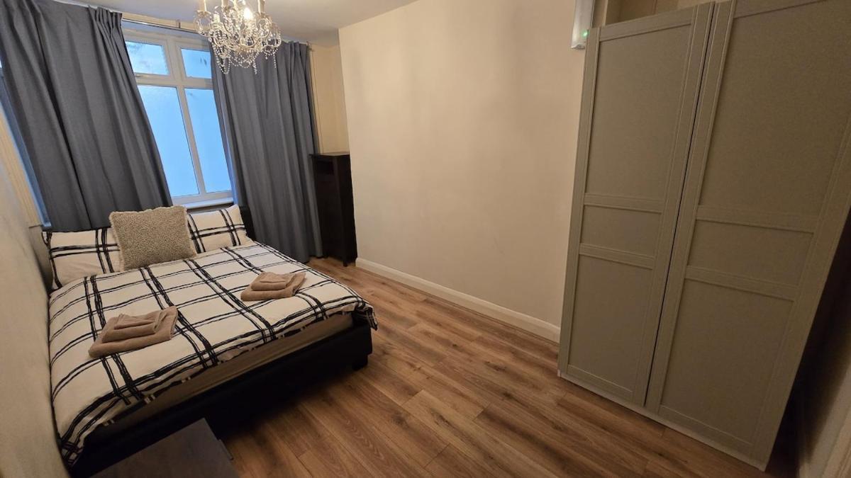 Timeless Hyde Park Maisonette, 3br, 2ba And Lounge Apartment London