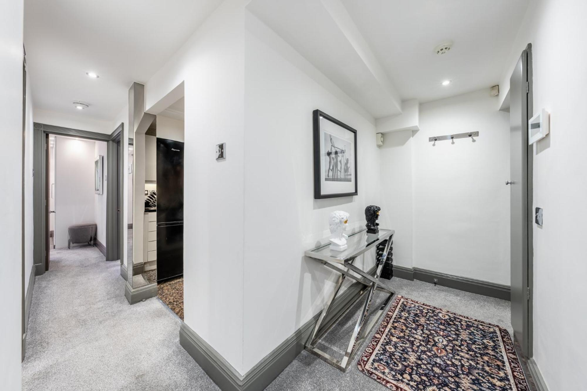Apartment Posh With Terrace Over Harrods