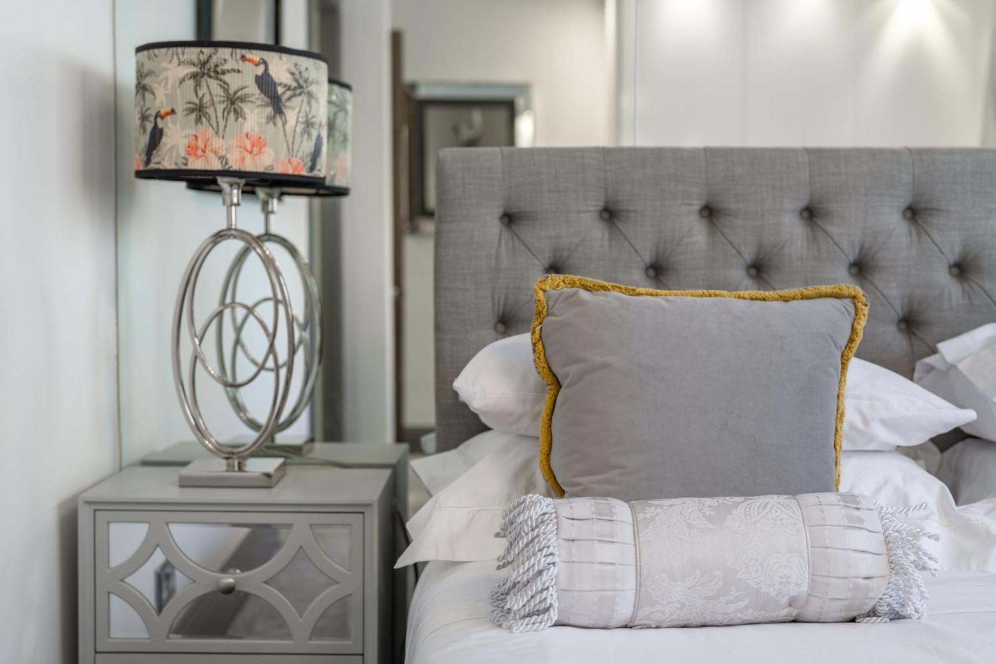 Apartment Posh With Terrace Over Harrods London