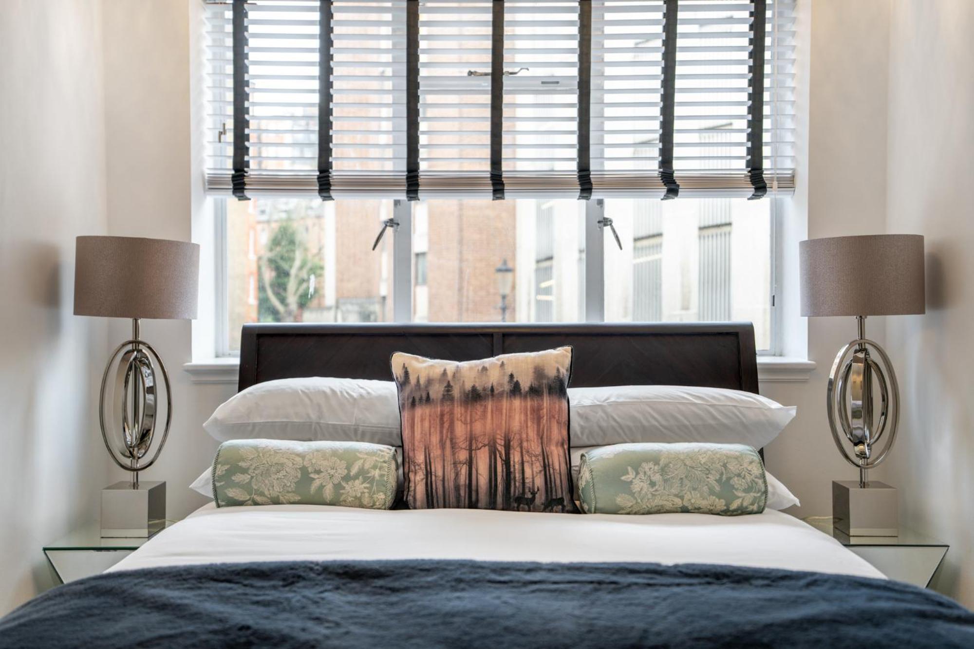 Apartment Posh With Terrace Over Harrods