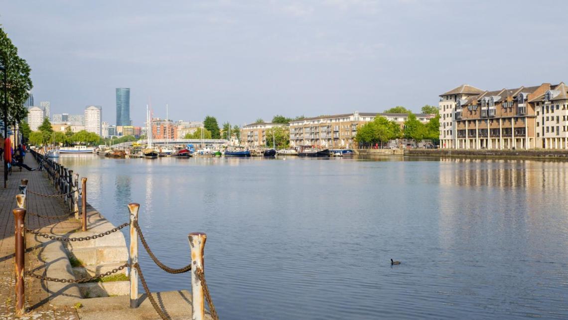 Chic 2-bedroom In Canada Water, - Stylish Retreat Near The River Thames Apartamento