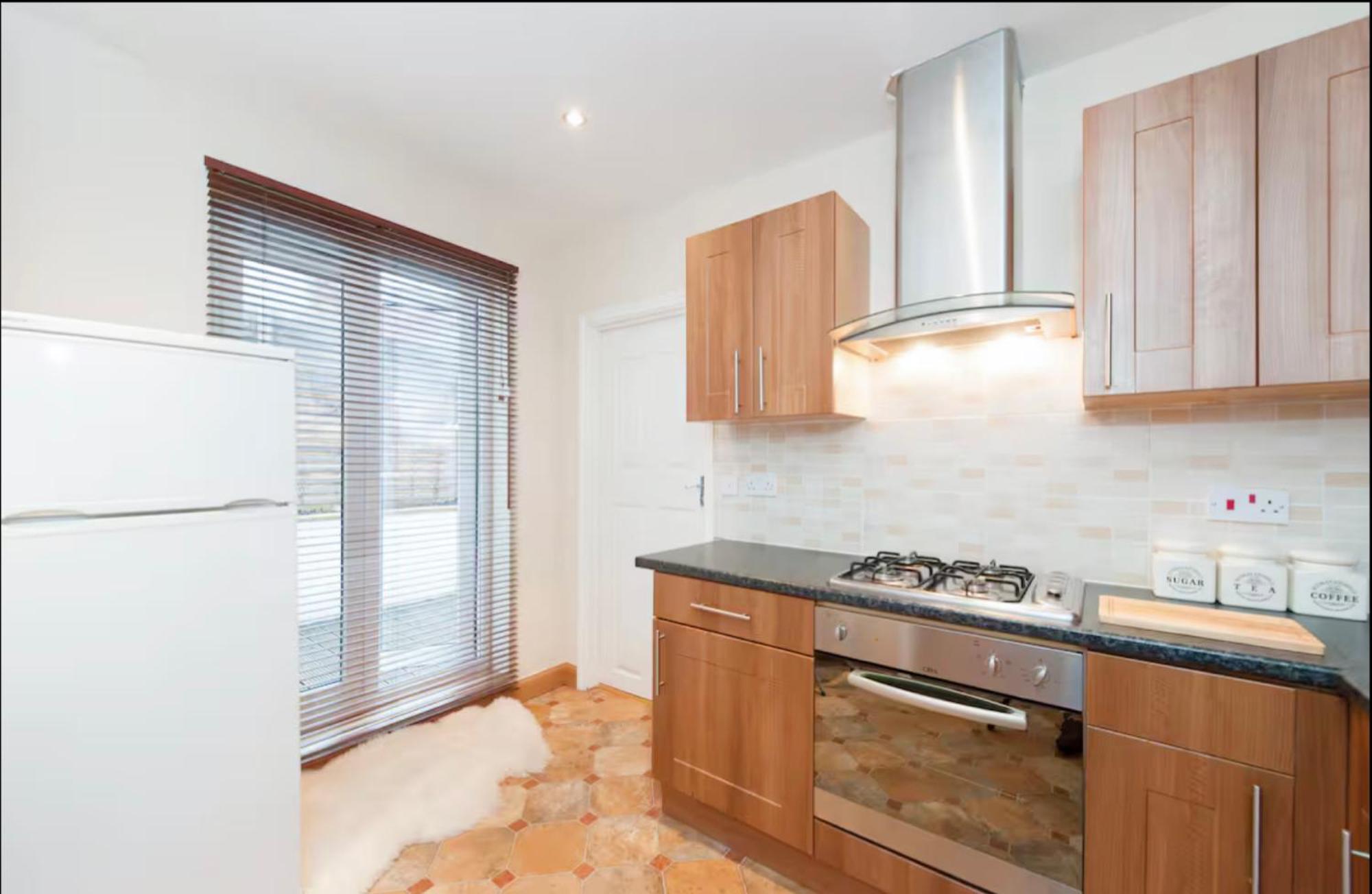 Superb In Willesden Green, 10mins To Apartamento Londres