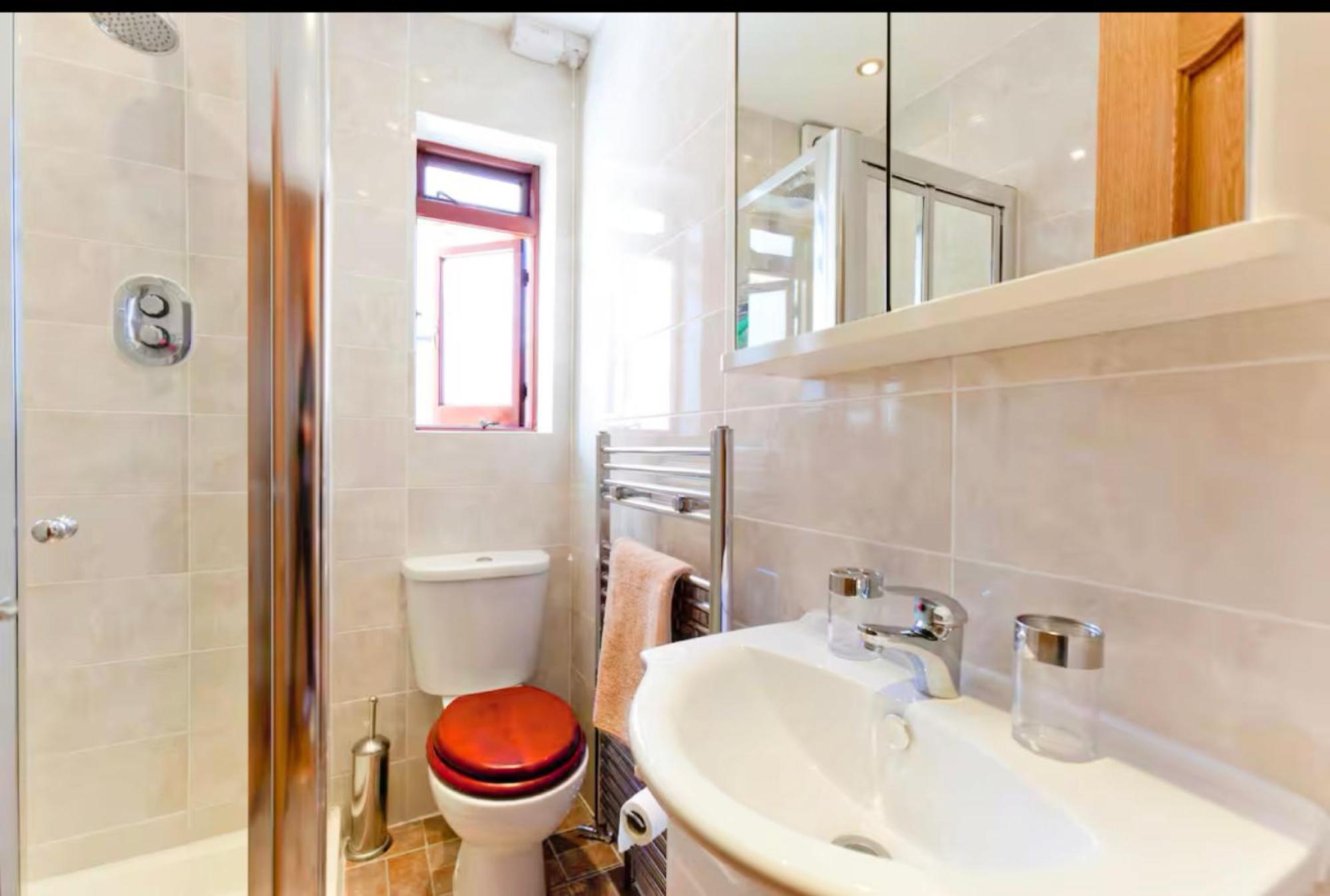 Superb In Willesden Green, 10mins To Apartamento Londres