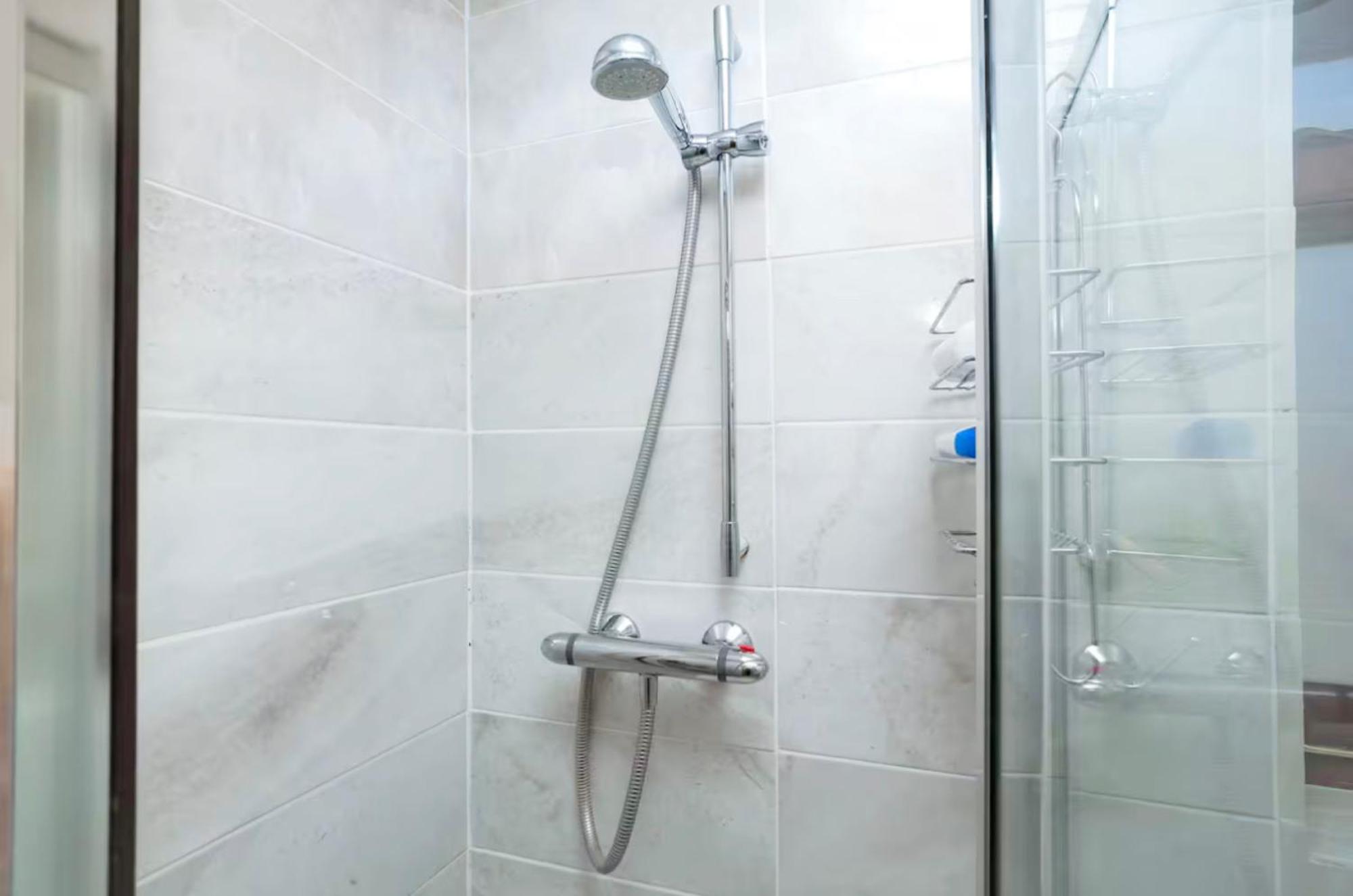 Superb In Willesden Green, 10mins To Apartamento Londres