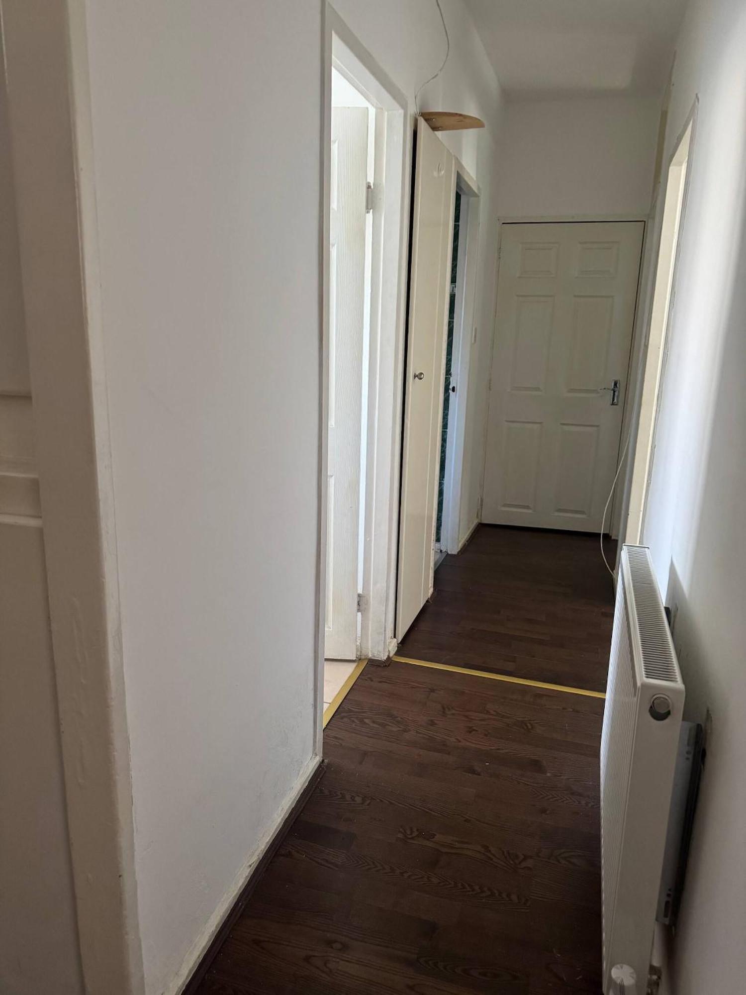 Charming 2 Bed In Apartment *