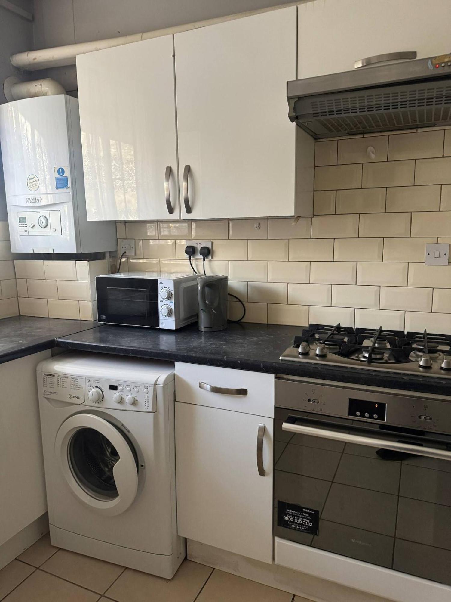 Charming 2 Bed In London