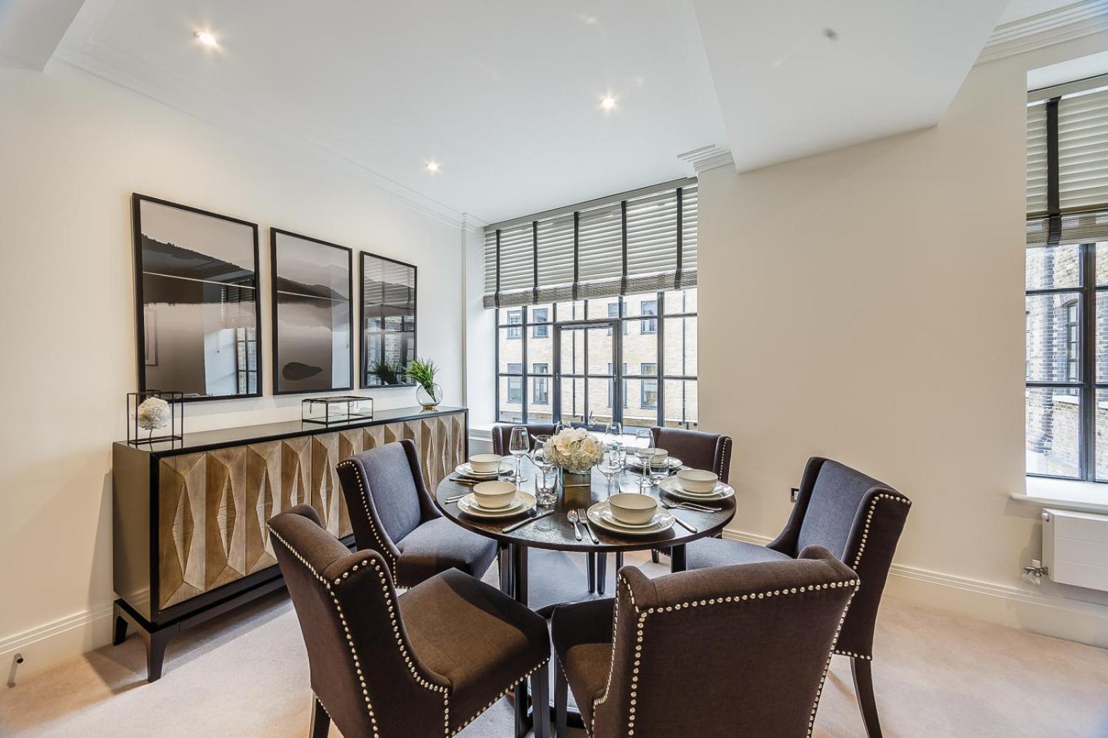 Palace Wharf Apartment