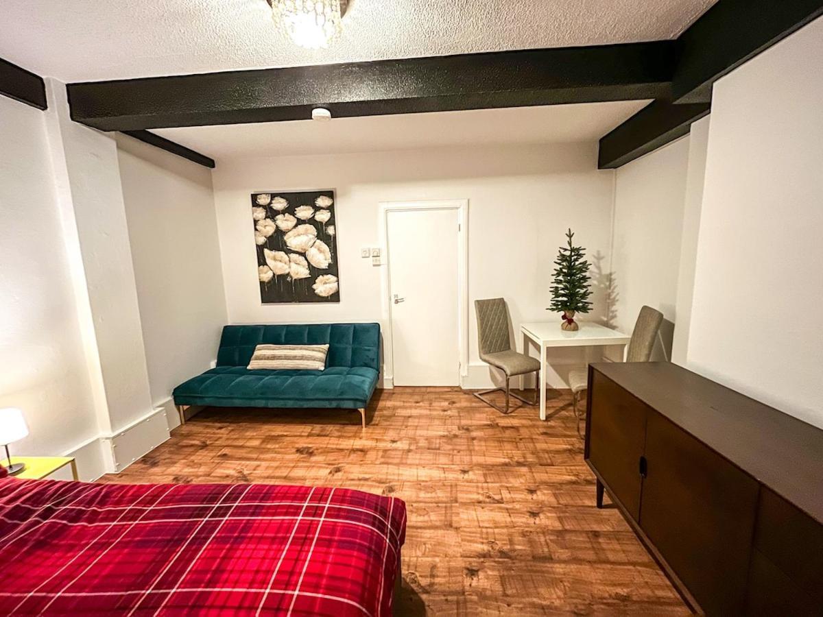 Close To Tower Bridge * London